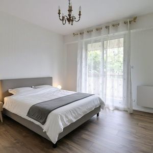 T4 refait à neuf dans Résidence dans parc, garage double - Photo 2