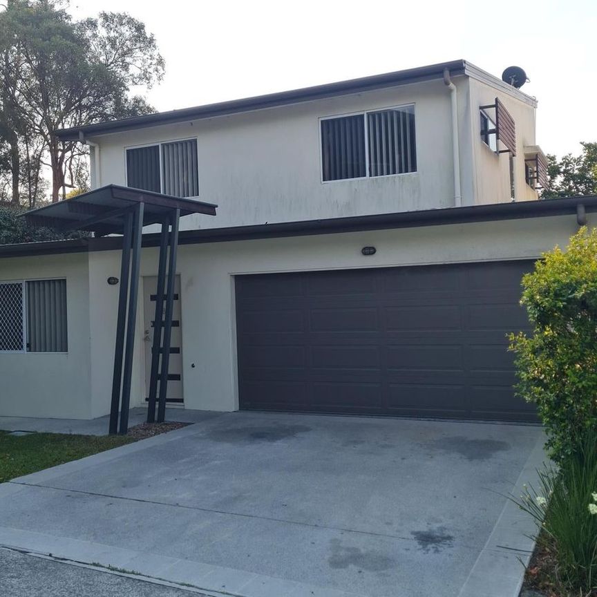 Dreamy Dual-Level Living in Upper Coomera! - Photo 1