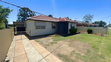 RENOVATED & READY TO MOVE IN! - Photo 3