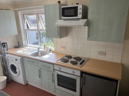 Studio to rent - Photo 2