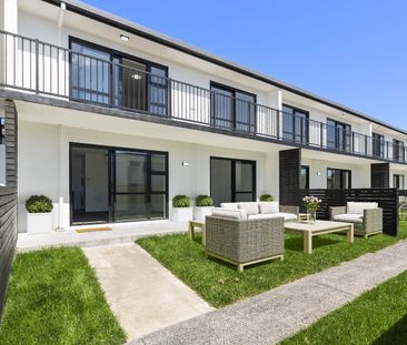 Newly renovated sunny 2 bedroom unit in prime location - Photo 6