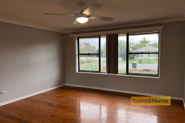 GREAT FAMILY HOME! - Photo 1