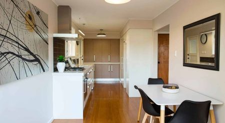 Sun drenched north facing house! - Photo 2