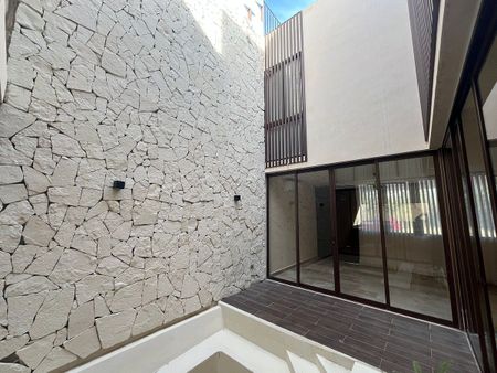 Casa con PANELES SOLARES en renta - Photo 2
