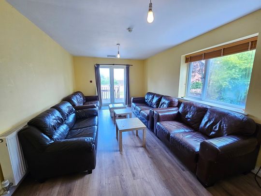 7 Bed Student Accommodation - Photo 1