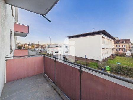 Gemütliche 3.5-Zimmer-Wohnung mit Balkon in zentraler Lage in Allschwil - Photo 5