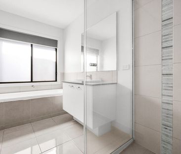 FIVE BEDROOM HOME - Photo 5