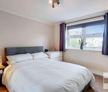 Croftongate Way, London, SE4 - Photo 2