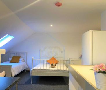 Studio to rent - Photo 2