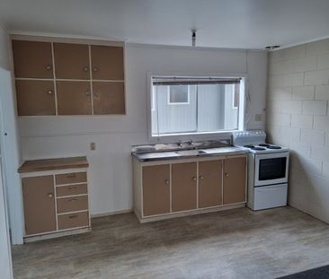 One Bedroom Flat, Close To Town - Photo 4