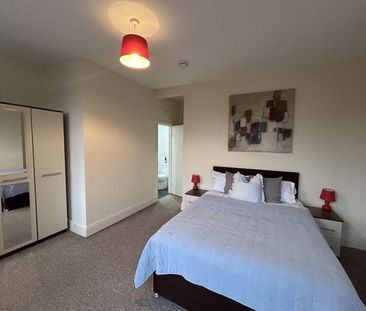 1 bedroom in a house share to rent - Photo 3