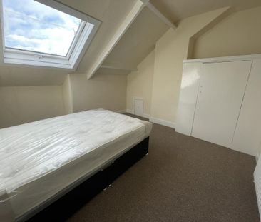 5 bedroom flat to rent - Photo 2