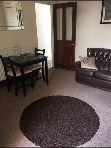 4 Bed Terraced House, Broomfield Road, CV5 - Photo 2