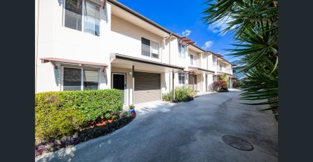 Stylish 3-Bedroom Townhouse in Prime Cannonvale - Photo 5