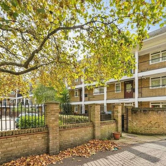 Windsor Gardens, Little Venice, W9 - Photo 1