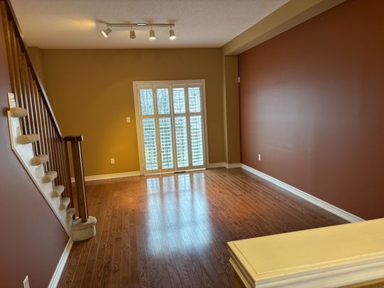 For Lease - 15 CHAPMAN Lane, Hamilton, Ontario - Photo 1