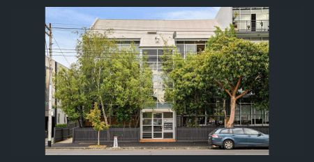 Luxury Double-Storey Apartment in Carlton North - Photo 2
