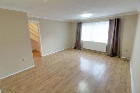 3 bedroom terraced house to rent - Photo 3
