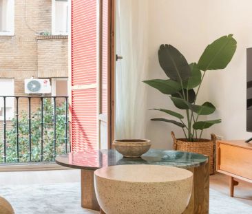 Cozy, comfortable and centrally located - Photo 6