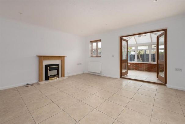 3 bedroom semi-detached house to rent - Photo 1