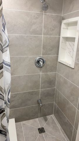 Detached Home For Lease | W9229270 - Photo 5