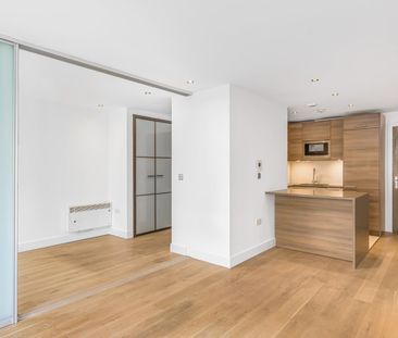 Compass House, Chelsea Creek, Fulham, SW6 - Photo 2