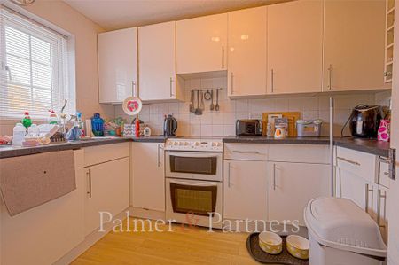 2 bedroom terraced house to rent - Photo 5