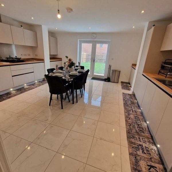 1 bedroom in a house share to rent - Photo 1