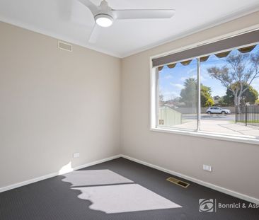 128 Melrose Drive, Wodonga - Photo 4