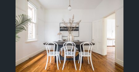 CHARMING HOME - Photo 3