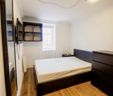 7 Bed 2 Bath - Photo 3