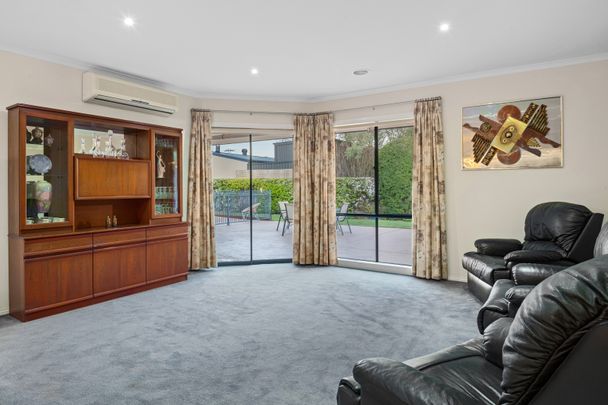 15 Aquarius Court, Mornington VIC 3931 - House For Rent | Domain - Photo 1