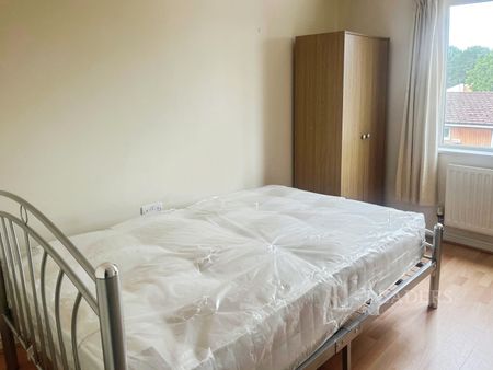 4 bedroom house to rent Hitchen Street, M13 - Photo 4