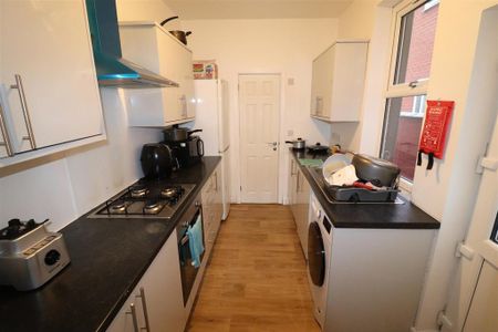 4 bedroom house share to rent - Photo 3