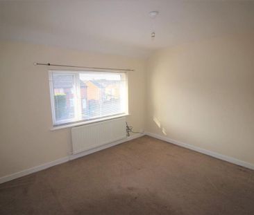 2 bedroom semi-detached house to rent - Photo 5