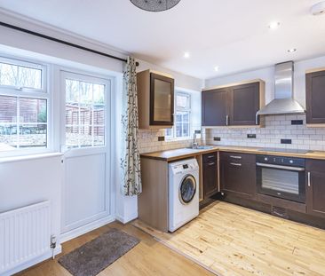 Available unfurnished now - Photo 1