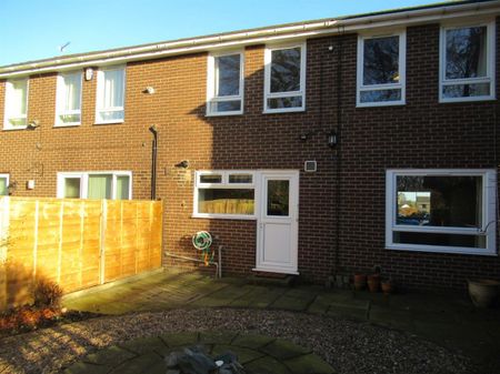 Pendil Close, Leeds - Photo 2