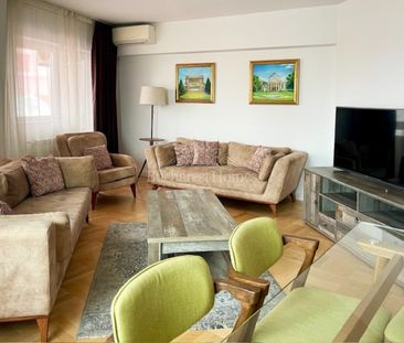 A Bright Elegant Two-Bedroom Apartment in the Heart of Bucharest - Fotografie 4