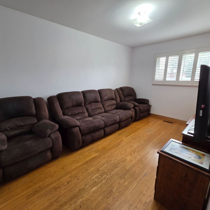 For Lease - 1622 Anworld Court, Mississauga, Ontario - Photo 1