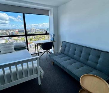 Fully Furnished Secure Studio Apartment - Photo 1