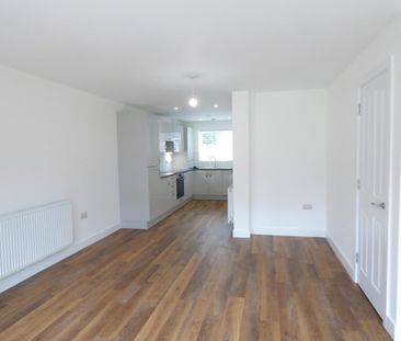 3 bedroom semi-detached house to rent - Photo 1