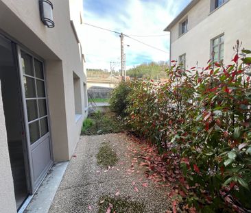 Location - Appartement T3 - 70 m² - Baume-les-Dames - Photo 2