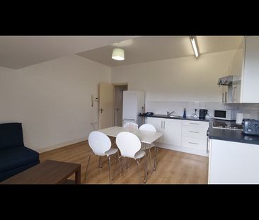 1 Bed Penthouse, Upper Brook Street, M13 - Photo 3