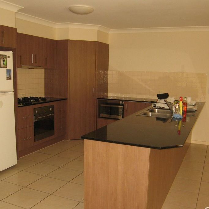 Large Family Home in Coomera Waters - Photo 1