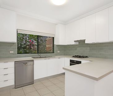 4/4 Beach Street, - Photo 2