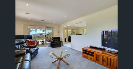 Spacious Family Home with Stunning Views & Separate Downstairs Living - Photo 4