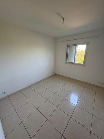 Location Maison 4 pièces 106m² ST PIERRE 97410 - Photo 2