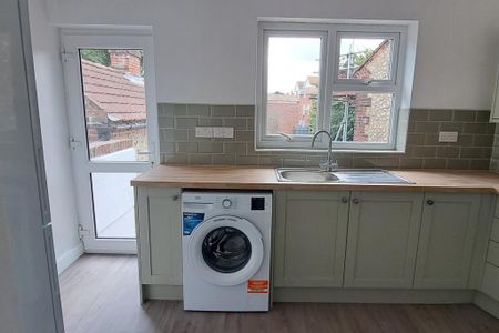 2 bedroom flat to rent - Photo 5