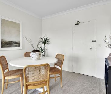 Sleek, Sundrenched with Elevated Vistas - Photo 2