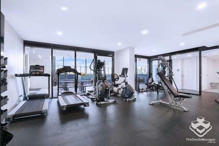 Luxury 2-bedroom 2-bathroom 1-carpark apartment. - Photo 5